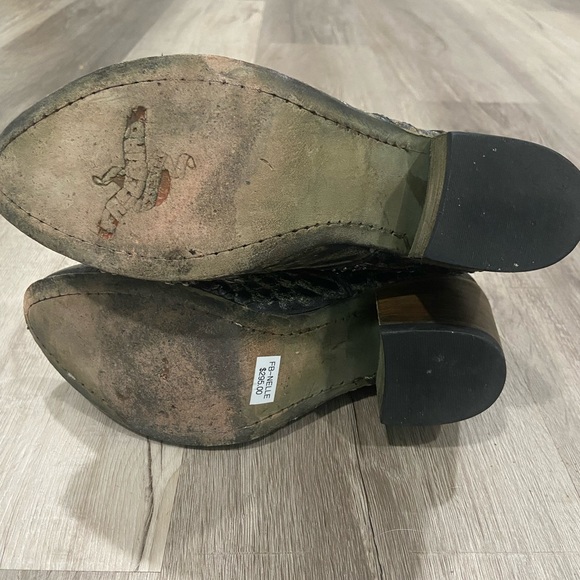 Freebird By Steven Nelle Black/grey Snake Stud Anckle women Boots 7 - Picture 4 of 8